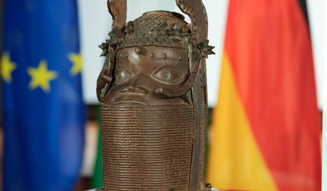 Germany, Nigeria sign accord for return of looted Benin Bronzes | News | Al Jazeera