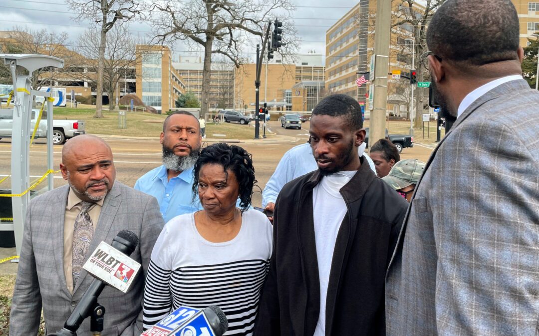 Feds open civil rights probe after deputies shoot Black man | The Independent