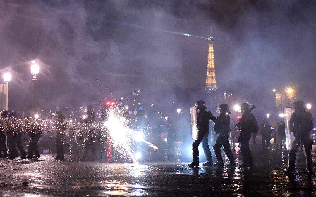 Police clash with pension demonstrators for second night in Paris | European Union News | Al Jazeera